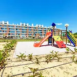 Marvell Design With Heated Pool&playground Lägenhet *