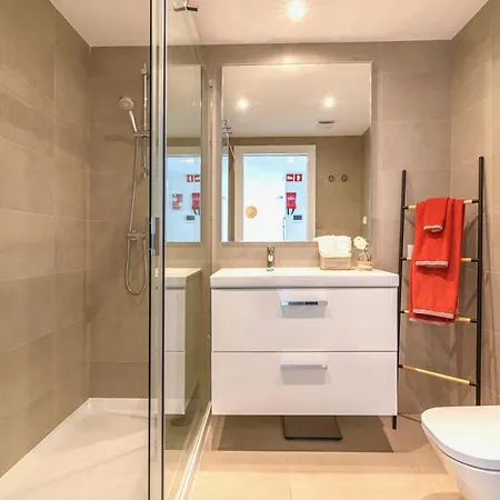 Apartment Marvell Design With Heated Pool&gym&playground