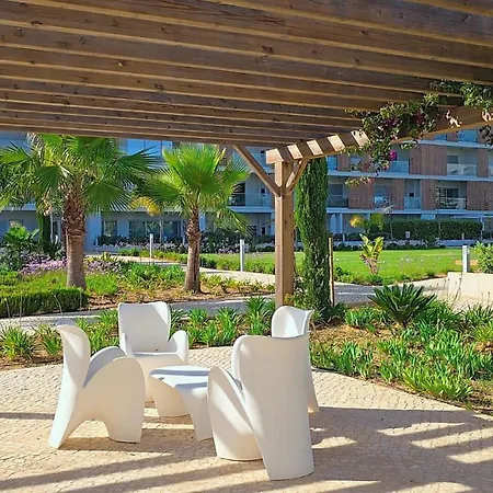 Marvell Design With Heated Pool&playground דירה