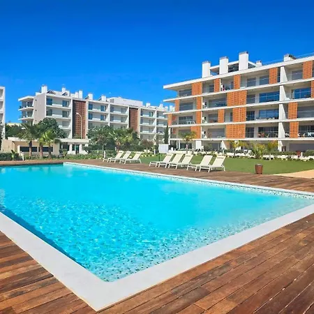 Marvell Design With Heated Pool&playground 아파트