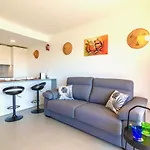 Apartment Marvell Design With Heated Pool&playground